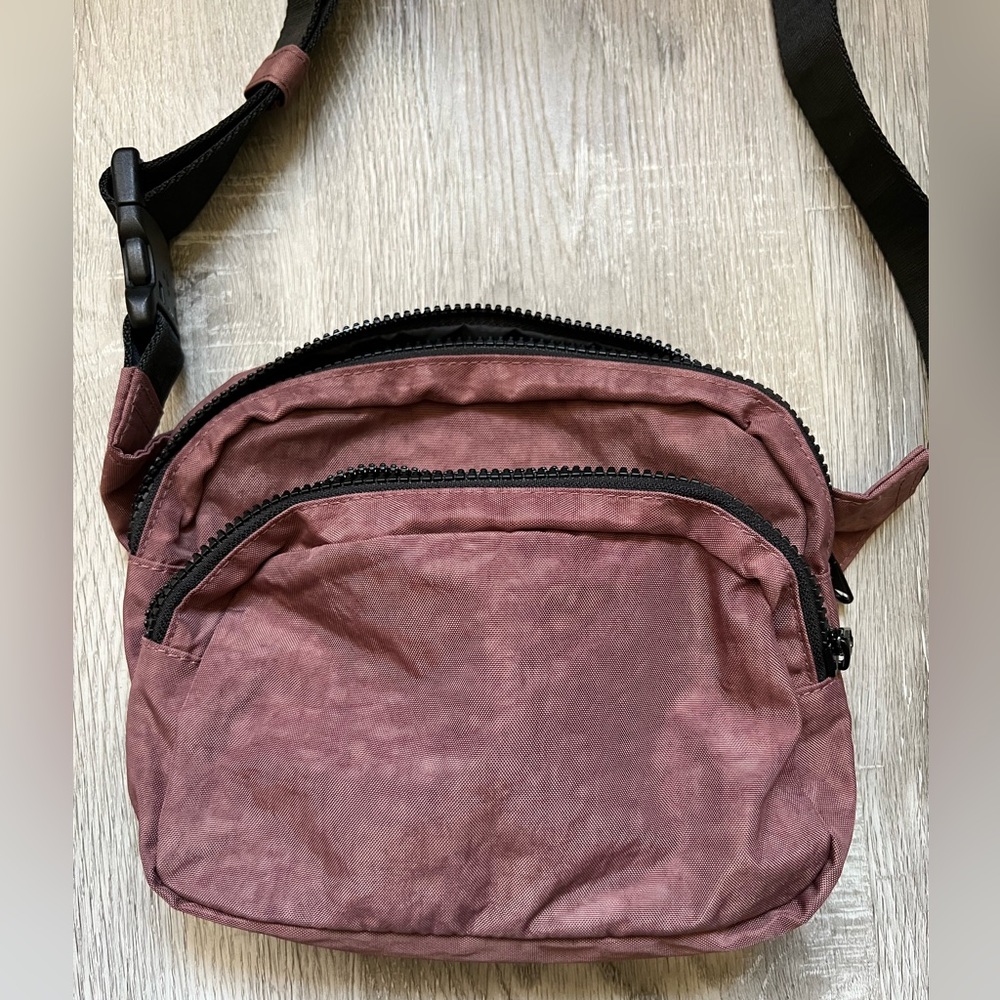 BAGGU Nylon Fanny Pack in Peppercorn